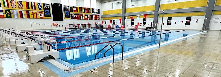 Competition pool with starting blocks