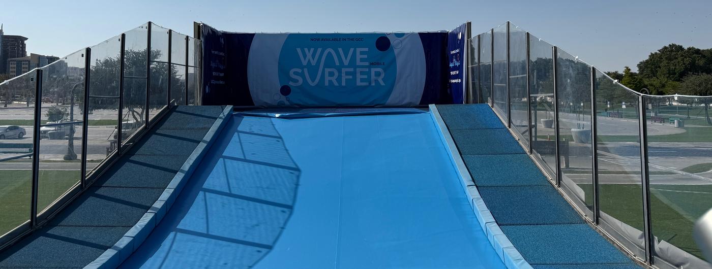 Wave Surfer ramp with glass barriers